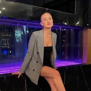 Meet your Posher, Sierra